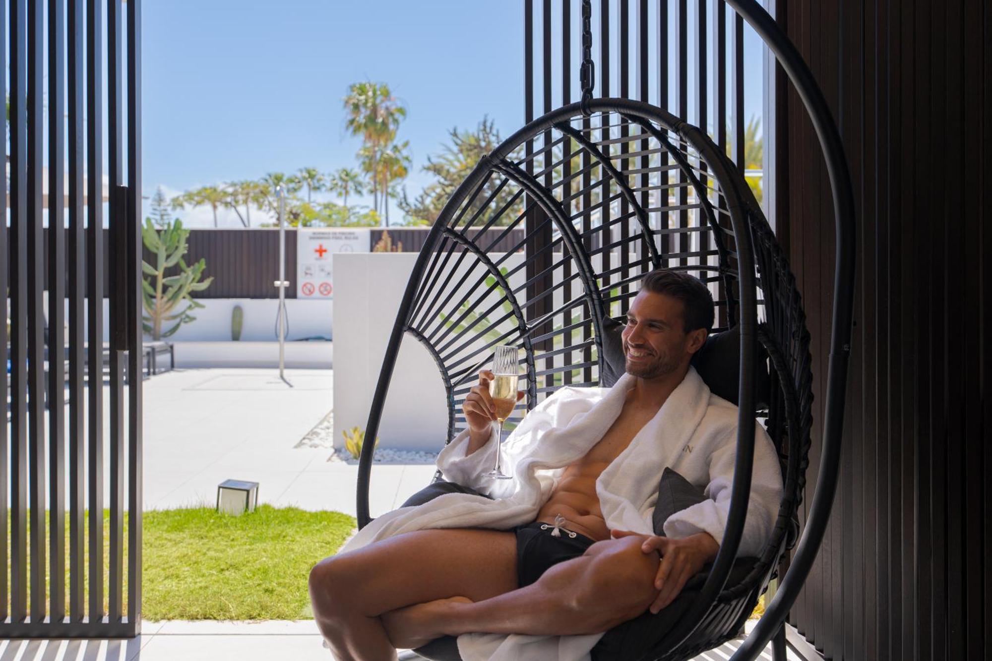 Hotel Fahana - Gay Men Only (adults Only)